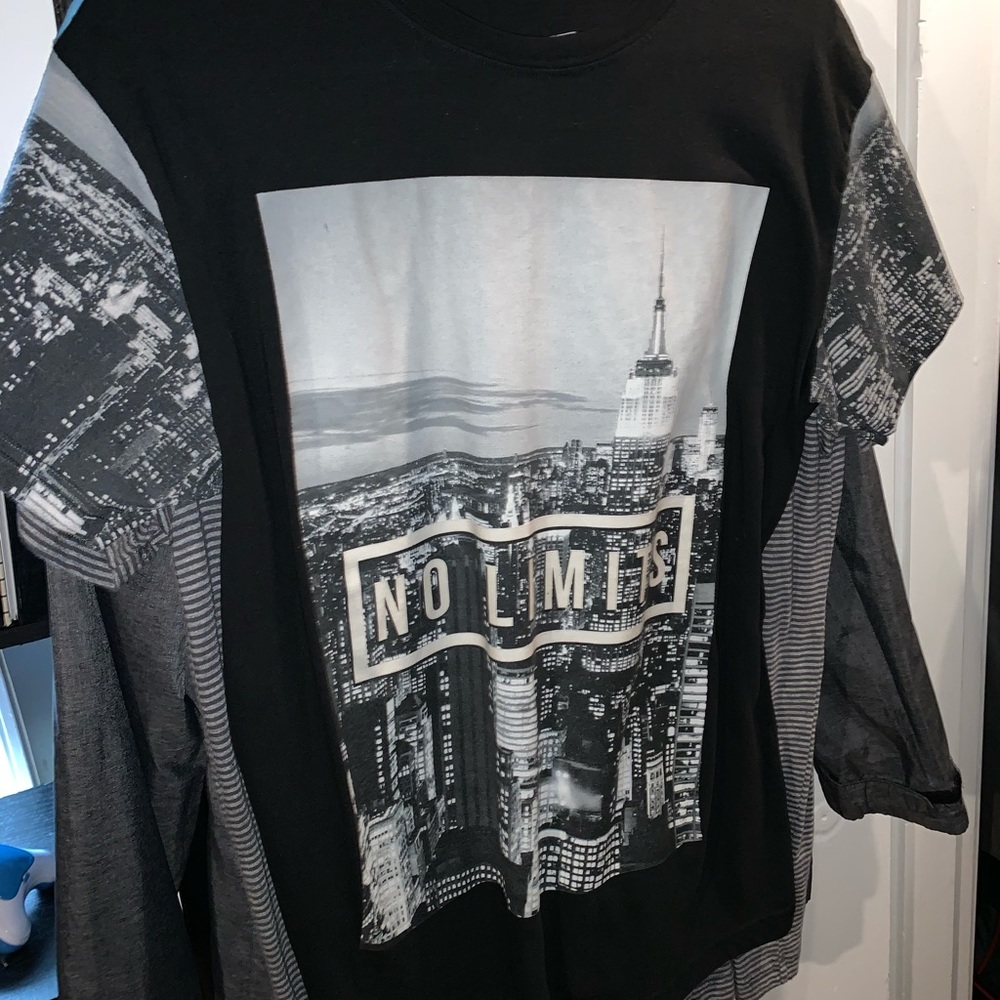Black and white t-shirt